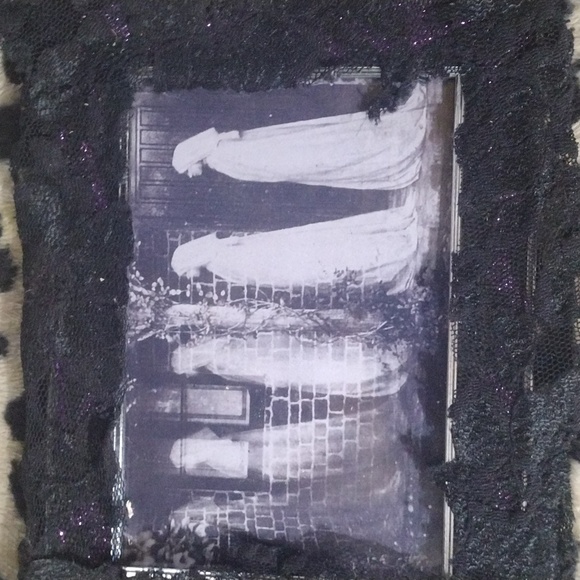 Ghost nuns - Picture 3 of 4